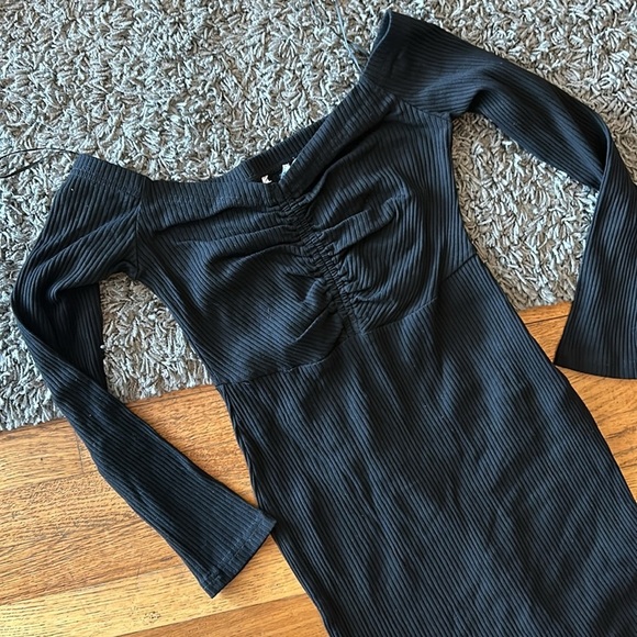 NWOT Princess Polly Black Ribbed Long Sleeve Dress Size 6 - Picture 2 of 7